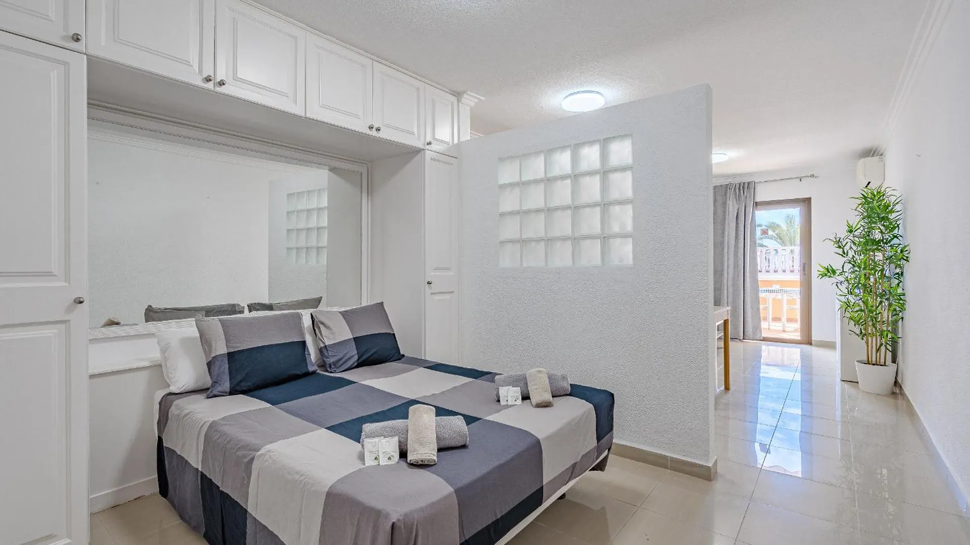 Complejo Tenerife Royal Garden Playa de las Americas  0*, Playa de las Americas (Tenerife)